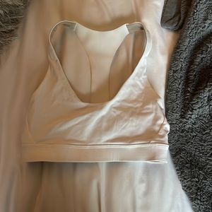 White lululemon sports bra